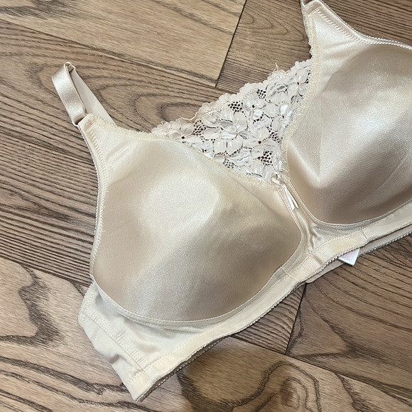 Nude bra size 44B - Picture 2 of 9